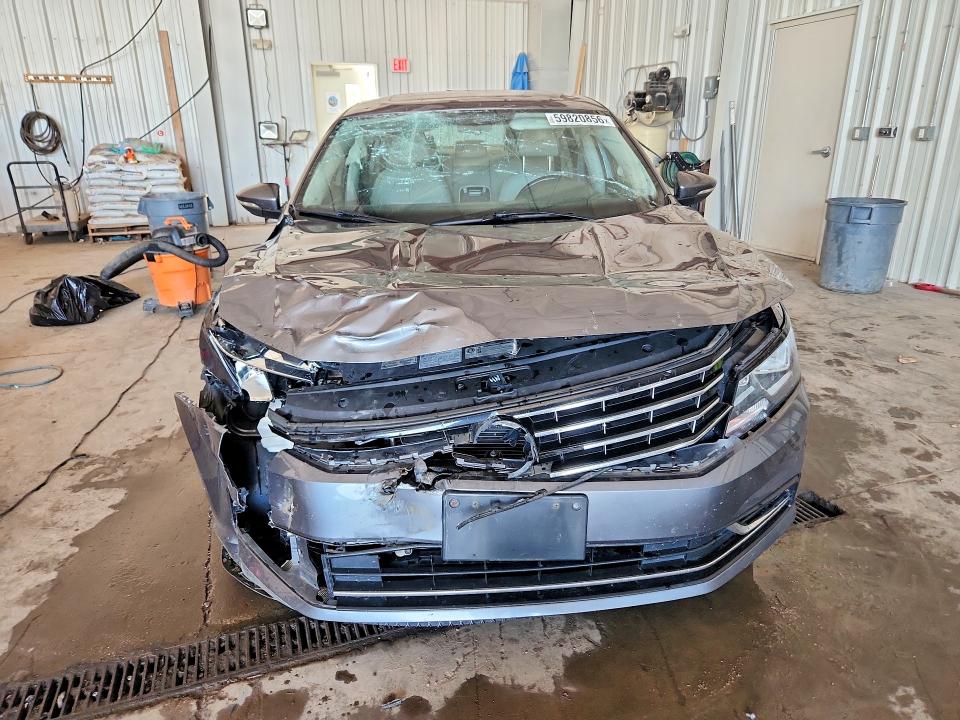 2016 Volkswagen Passat მანქანა იყიდება აუქციონზე, vin: 1VWBT7A37GC013304, აუქციონის ნომერი: 59820856