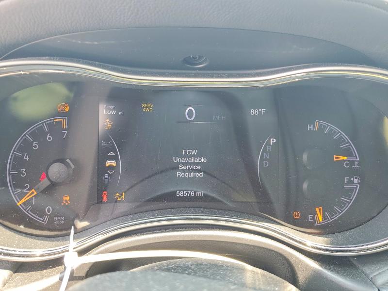 60641366 :رقم المزاد ، 1C4RJFCG0JC411141 vin ، 2018 Jeep Grand Cherokee مزاد بيع