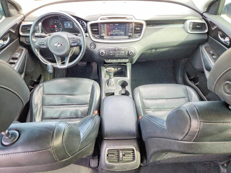 60705846 :رقم المزاد ، 5XYPG4A35HG286153 vin ، 2017 Kia Sorento مزاد بيع
