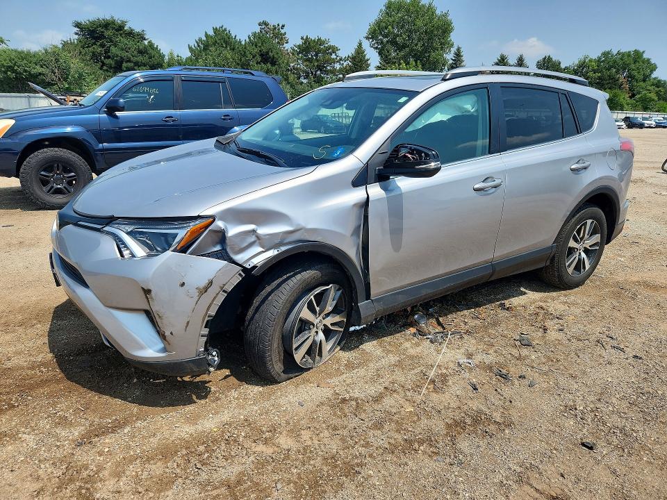 Aukcja sprzedaży 2018 Toyota Rav4, vin: 2T3RFREV2JW704955, numer aukcji: 62671826