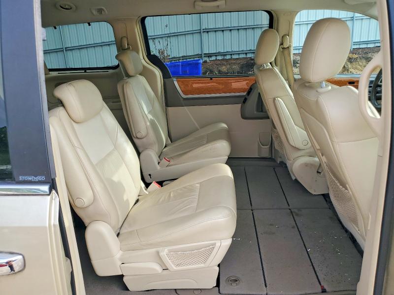2010 Chrysler Town & Country მანქანა იყიდება აუქციონზე, vin: 2A4RR6DX2AR257556, აუქციონის ნომერი: 59167276