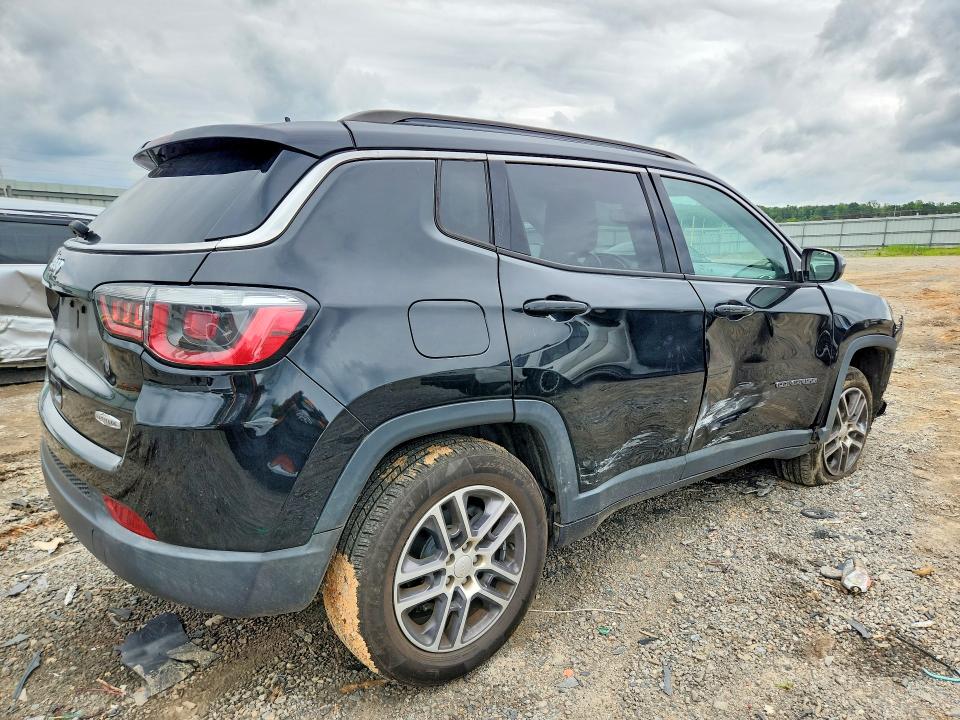 62034376 :رقم المزاد ، 3C4NJDBBXJT161565 vin ، 2018 Jeep Compass مزاد بيع