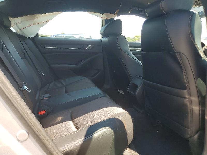 62299136 :رقم المزاد ، 1HGCV1F30JA075087 vin ، 2018 Honda Accord مزاد بيع