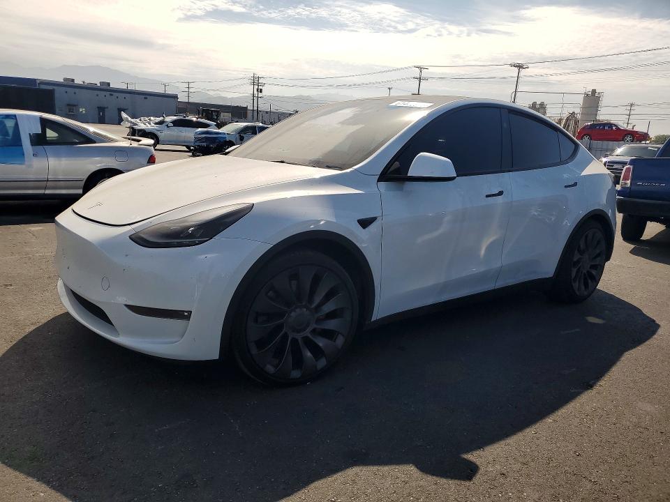 61442986 :رقم المزاد ، 7SAYGDEF6RF128103 vin ، 2024 Tesla Model Y مزاد بيع