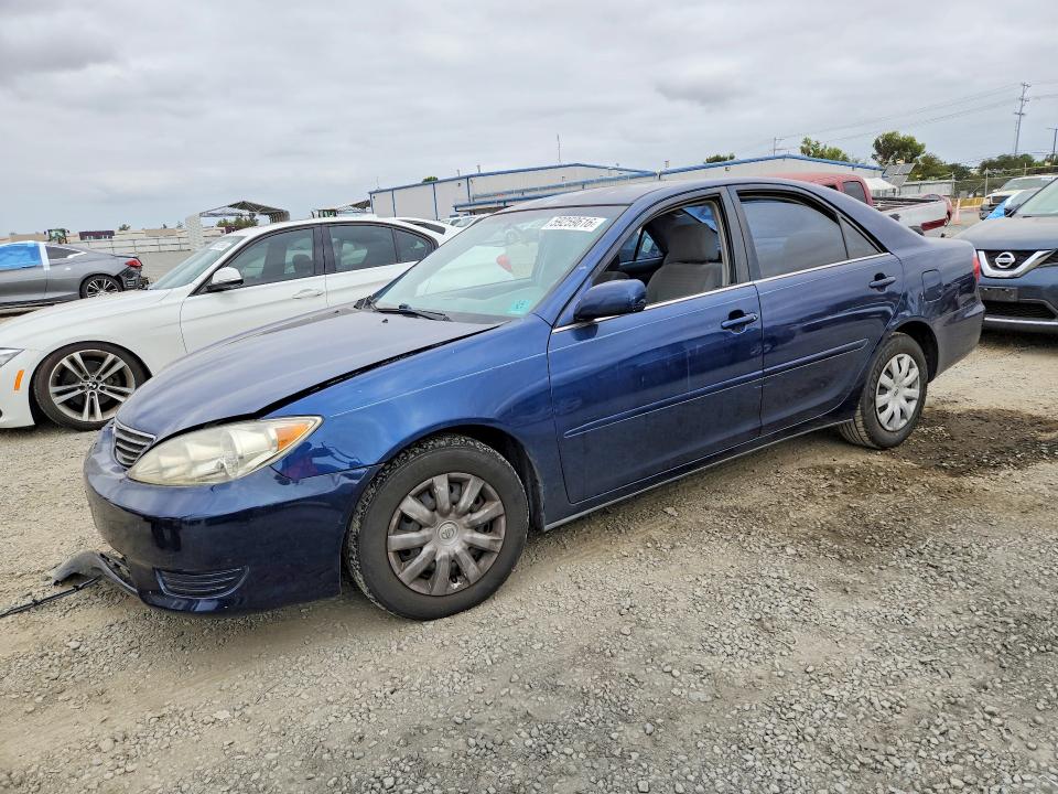 59259616 :رقم المزاد ، 4T1BE30KX5U383485 vin ، 2005 Toyota Camry مزاد بيع