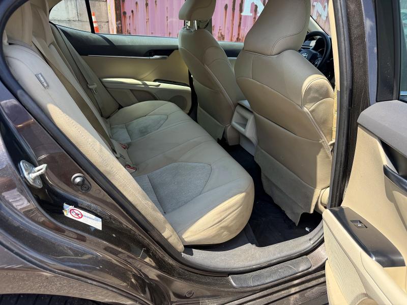 2018 Toyota Camry მანქანა იყიდება აუქციონზე, vin: 4T1B11HK9JU577102, აუქციონის ნომერი: 61214676