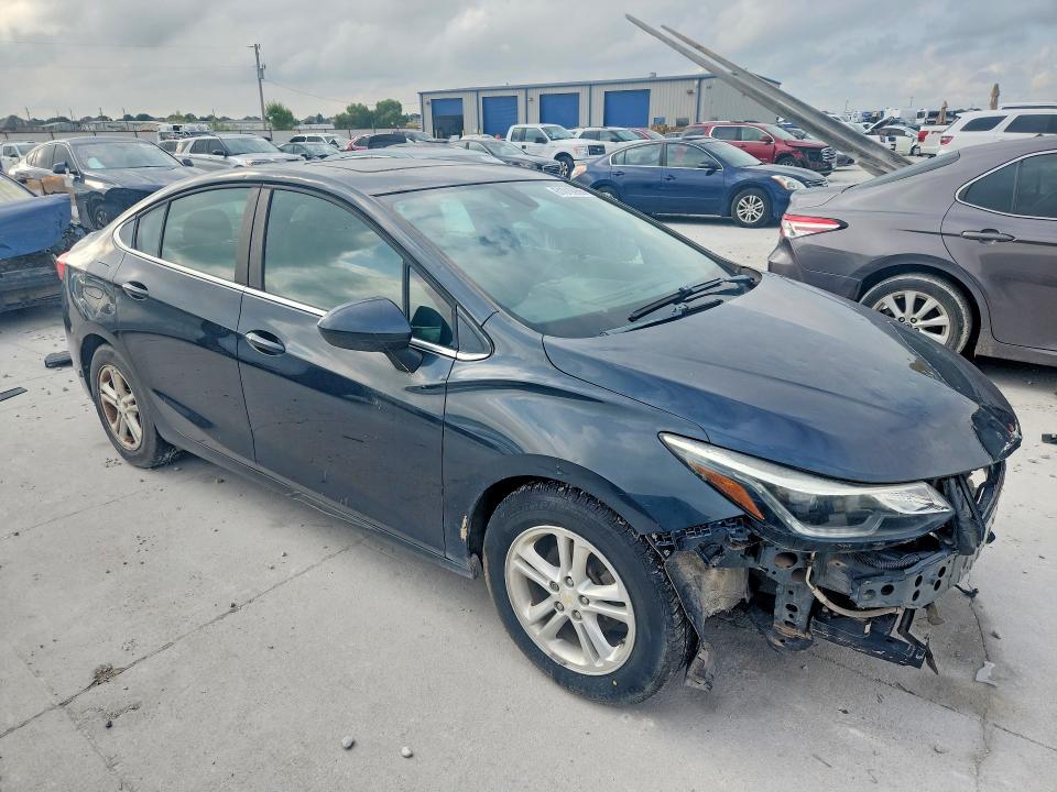 61019966 :رقم المزاد ، 1G1BE5SM6J7125609 vin ، 2018 Chevrolet Cruze مزاد بيع