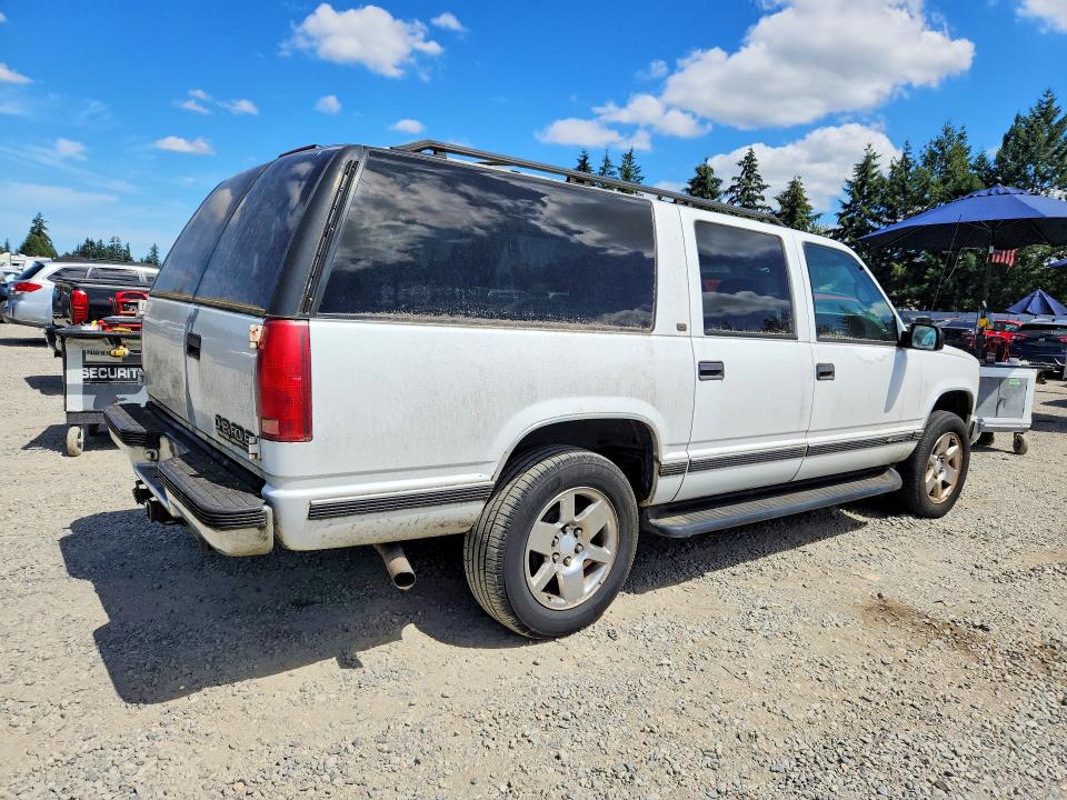 1999 Chevrolet Suburban მანქანა იყიდება აუქციონზე, vin: 3GNFK16R8XG127205, აუქციონის ნომერი: 62906766