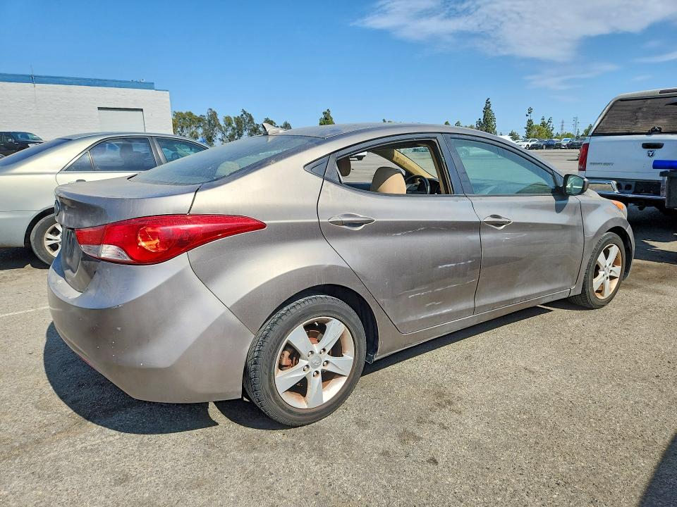 60519266 :رقم المزاد ، 5NPDH4AE3DH350131 vin ، 2013 Hyundai Elantra مزاد بيع