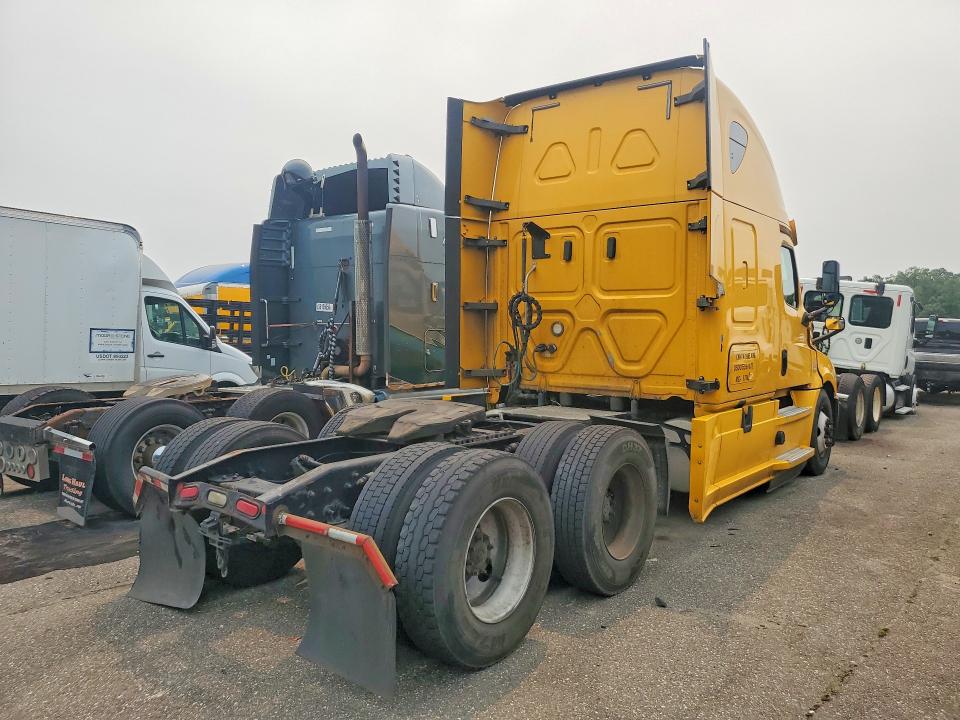 60578746 :رقم المزاد ، 3AKJHHDR9LSLP1260 vin ، 2020 Freightliner Cascadia 126 مزاد بيع