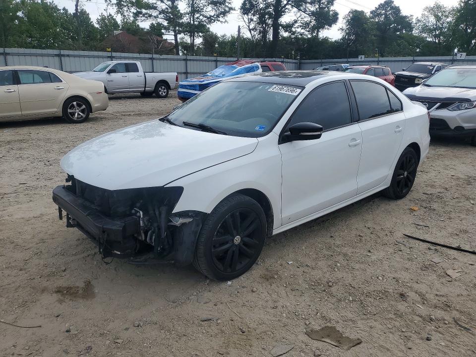 61967696 :رقم المزاد ، 3VWD17AJ1JM238952 vin ، 2018 Volkswagen Jetta مزاد بيع
