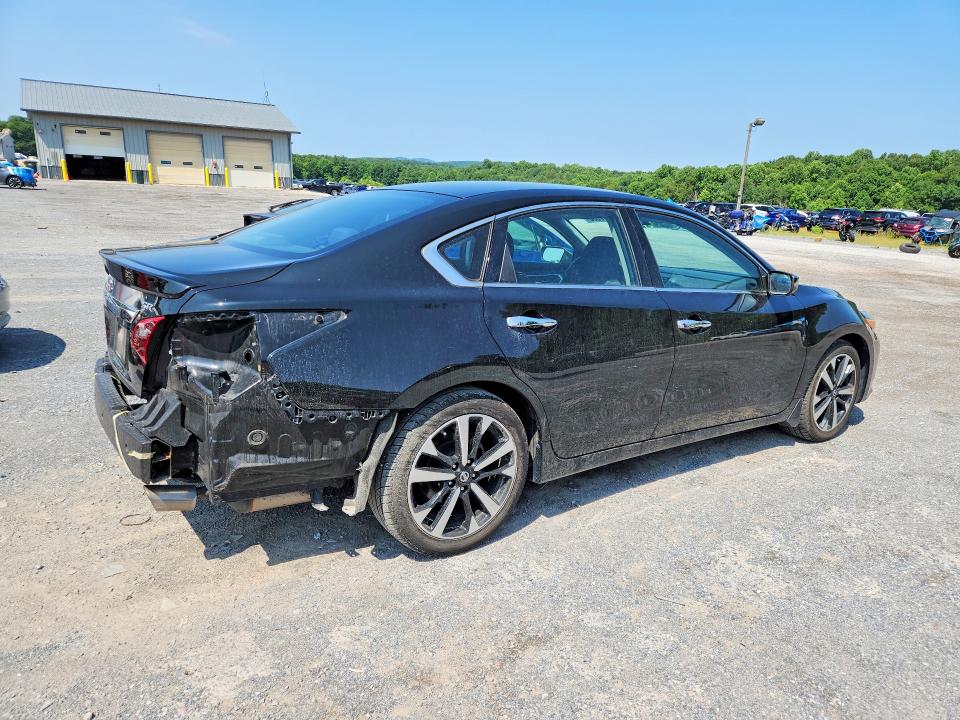 Продаж на аукціоні авто 2018 Nissan Altima, vin: 1N4AL3AP8JC131739, номер лоту: 61172666