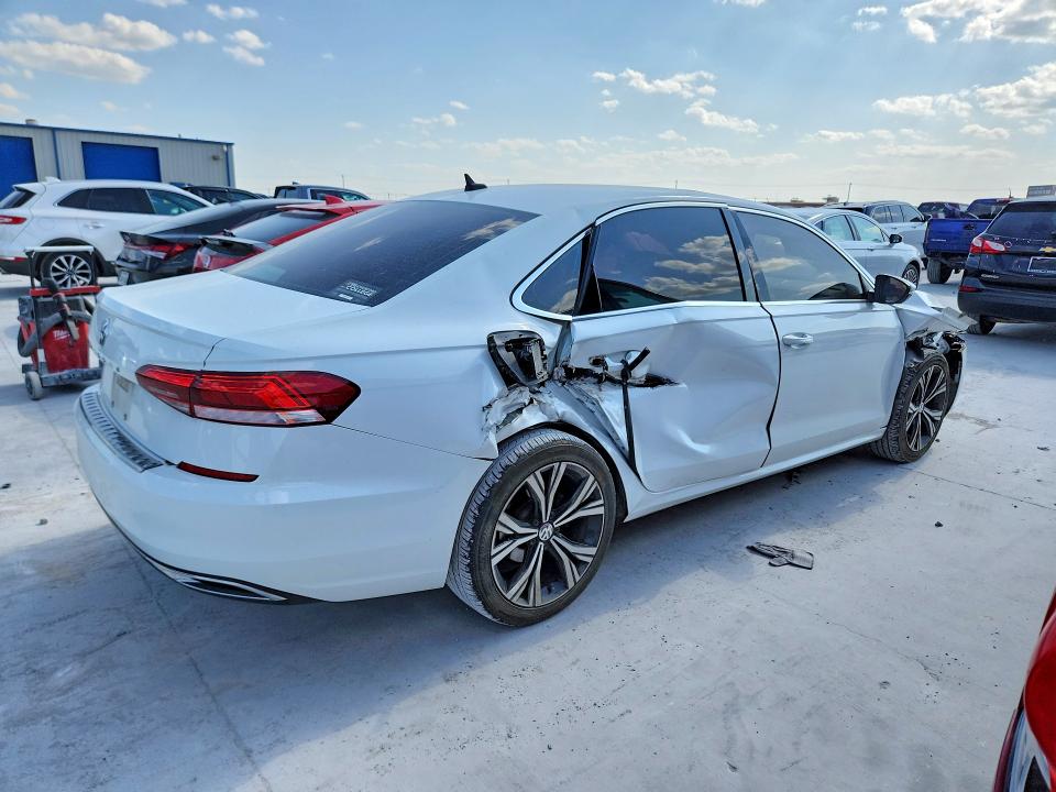 62402166 :رقم المزاد ، 1VWSA7A34MC004996 vin ، 2021 Volkswagen Passat مزاد بيع