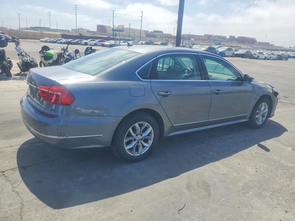 61672936 :رقم المزاد ، 1VWAS7A34GC025960 vin ، 2016 Volkswagen Passat مزاد بيع