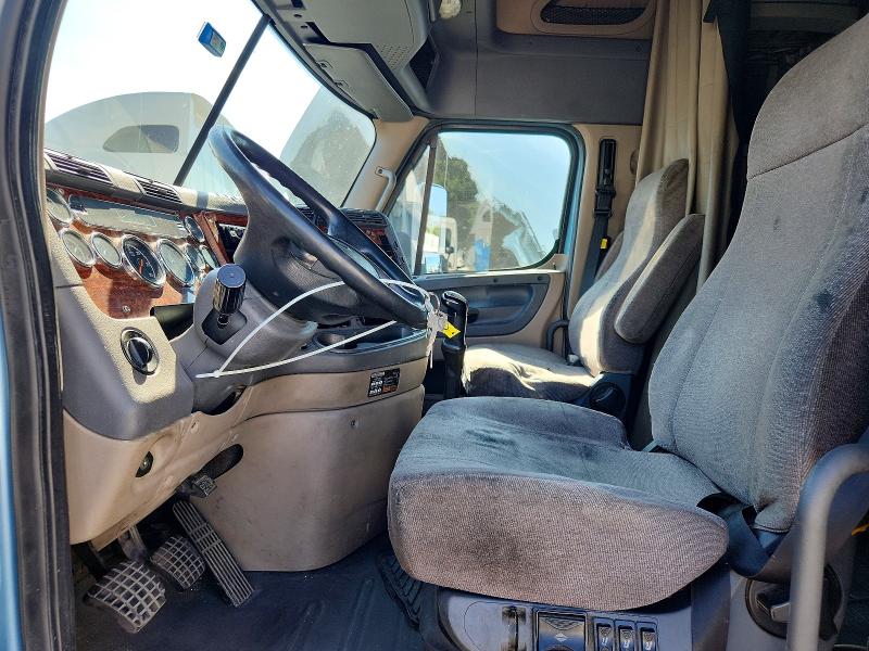 Продажа на аукционе авто 2014 Freightliner Cascadia 125, vin: 3AKJGLD5XESFH2525, номер лота: 60766536