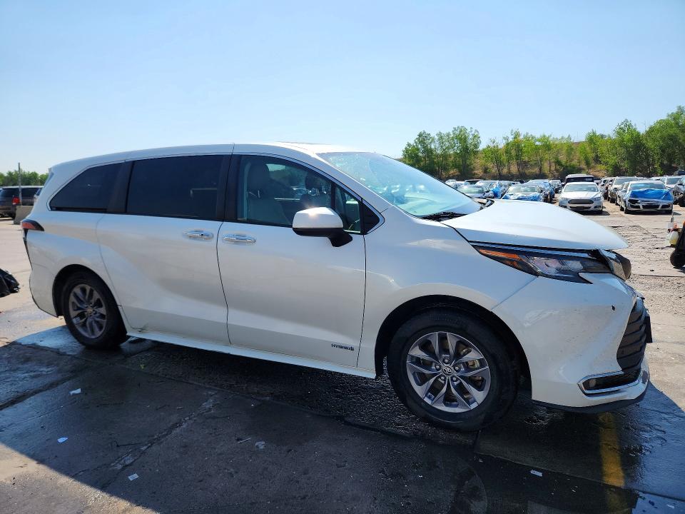 59556746 :رقم المزاد ، 5TDYRKEC1MS044115 vin ، 2021 Toyota Sienna مزاد بيع