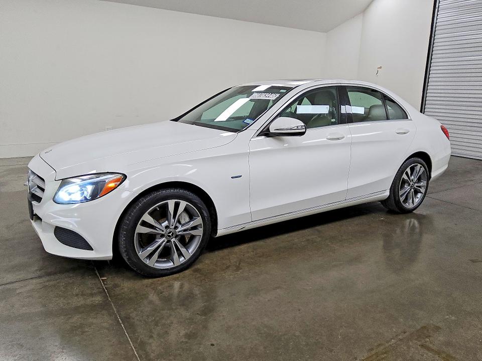 60703446 :رقم المزاد ، 55SWF4HB9JU239215 vin ، 2018 Mercedes-benz C مزاد بيع