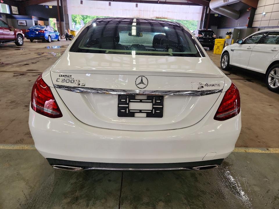 2015 Mercedes-benz C მანქანა იყიდება აუქციონზე, vin: 55SWF4KB8FU095267, აუქციონის ნომერი: 63284296