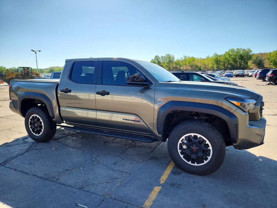 2025 Toyota Tacoma მანქანა იყიდება აუქციონზე, vin: 3TMLB5JN4SM207229, აუქციონის ნომერი: 60418736