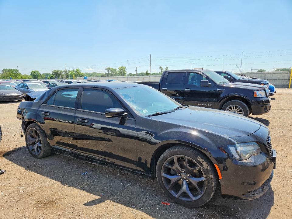 61171066 :رقم المزاد ، 2C3CCABG6MH545484 vin ، 2021 Chrysler 300 مزاد بيع