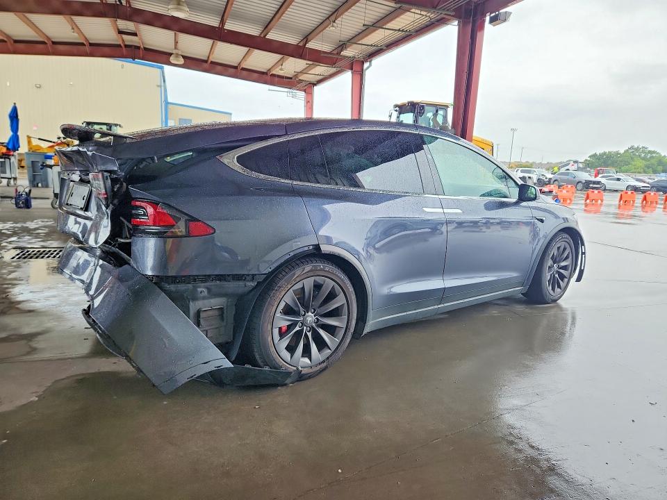 Продаж на аукціоні авто 2018 Tesla Model X, vin: 5YJXCDE44JF081127, номер лоту: 61046746