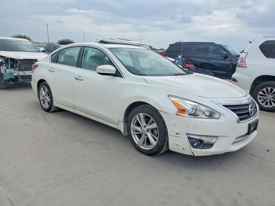2015 Nissan Altima მანქანა იყიდება აუქციონზე, vin: 1N4AL3APXFN323241, აუქციონის ნომერი: 61980766