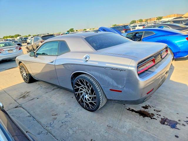 61640176 :رقم المزاد ، 2C3CDZAG7FH873366 vin ، 2015 Dodge Challenger مزاد بيع