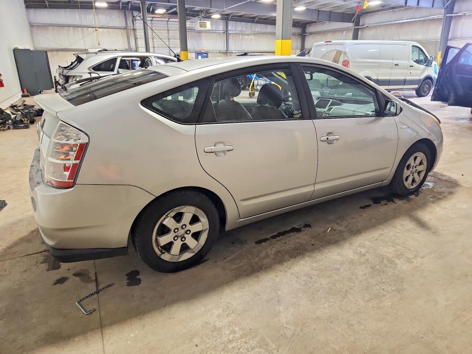 2006 Toyota Prius მანქანა იყიდება აუქციონზე, vin: JTDKB20U067063018, აუქციონის ნომერი: 62769846