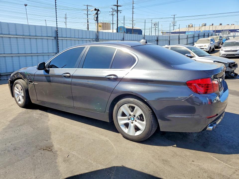 61291176 :رقم المزاد ، WBAFR1C5XBC744491 vin ، 2011 Bmw 528 مزاد بيع