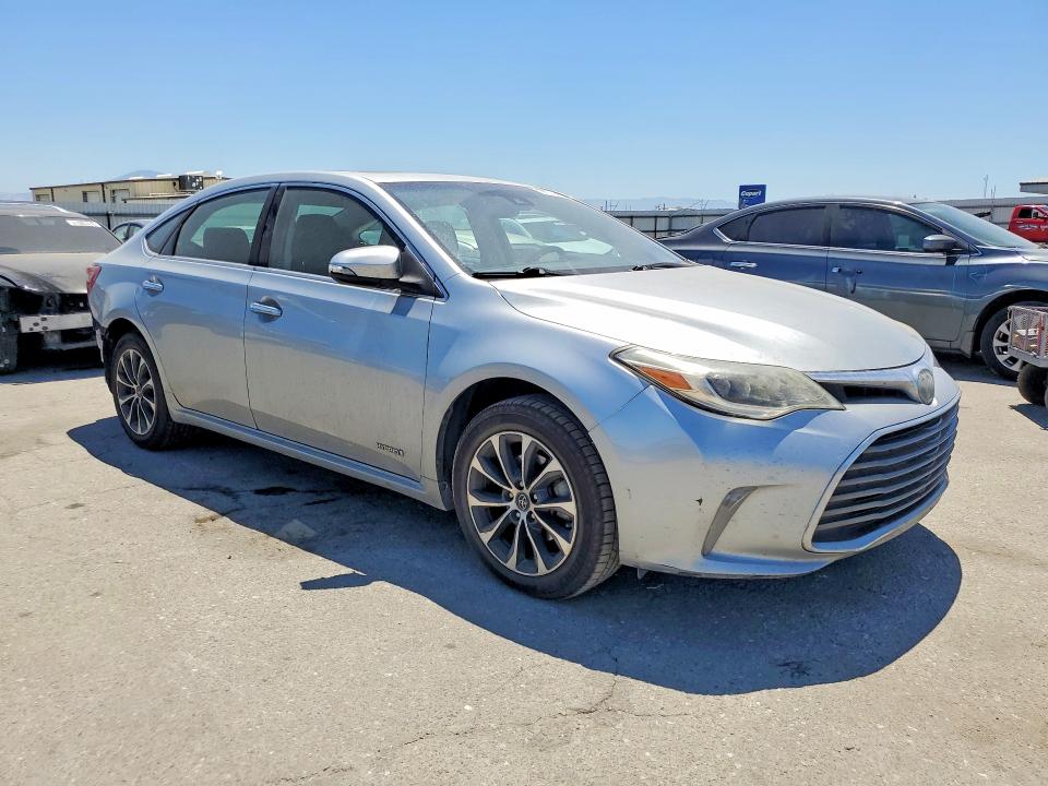 61979416 :رقم المزاد ، 4T1BD1EB9JU060894 vin ، 2018 Toyota Avalon Hybrid مزاد بيع