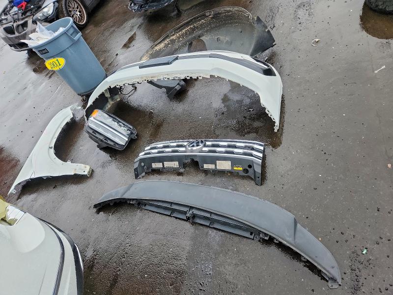 2018 Volkswagen Atlas მანქანა იყიდება აუქციონზე, vin: 1V2RR2CA7JC566944, აუქციონის ნომერი: 62902456