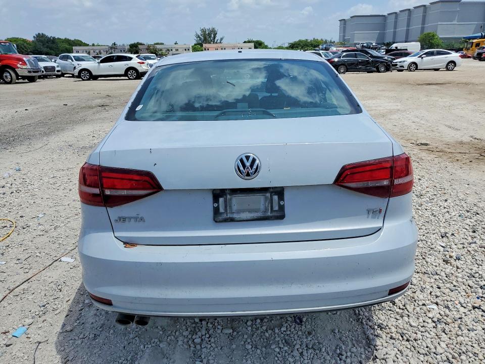 62039696 :رقم المزاد ، 3VW2B7AJ3HM223173 vin ، 2017 Volkswagen Jetta مزاد بيع