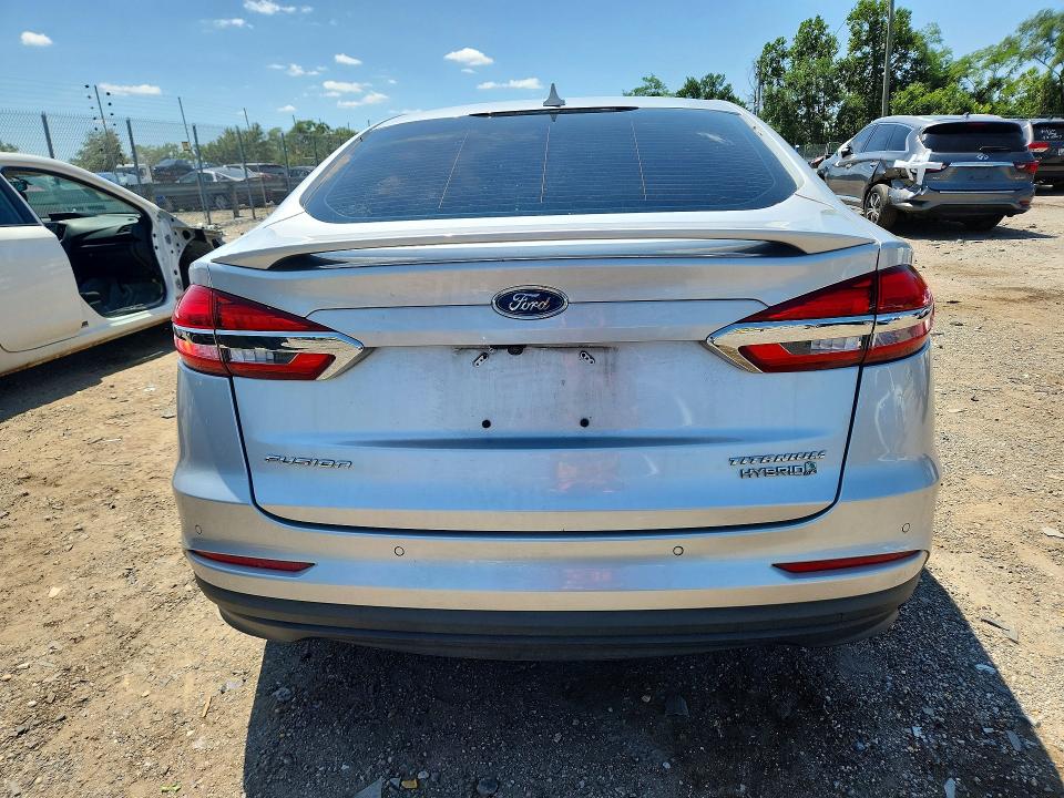 62511416 :رقم المزاد ، 3FA6P0RU5KR138797 vin ، 2019 Ford Fusion مزاد بيع