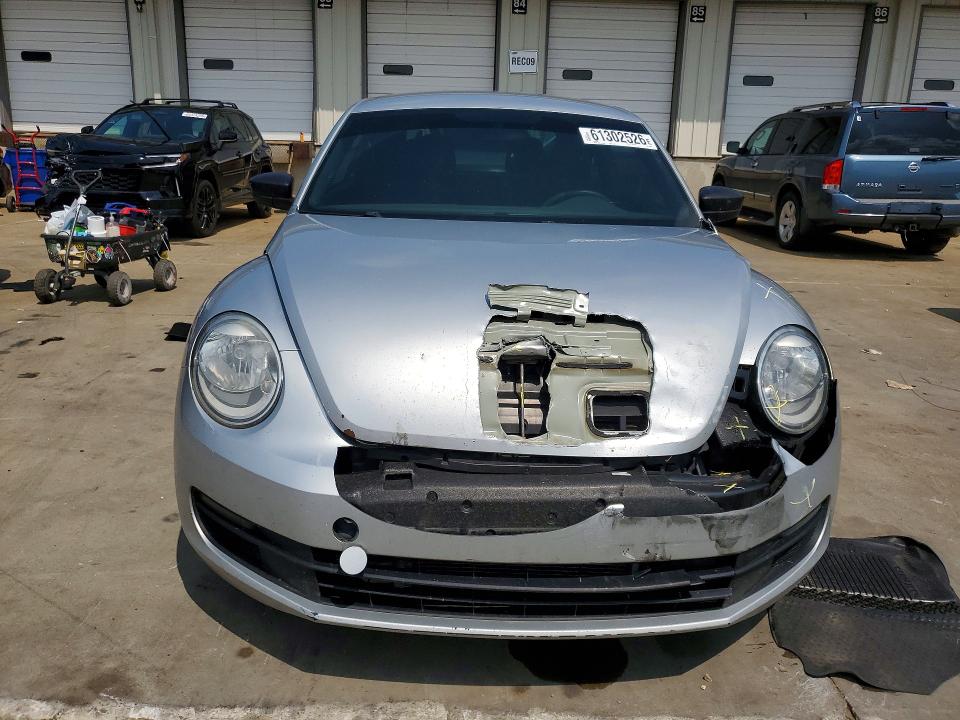 61302526 :رقم المزاد ، 3VWFP7AT1CM644693 vin ، 2012 Volkswagen Beetle مزاد بيع