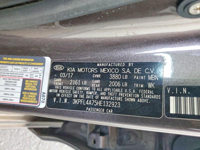 61231656 :رقم المزاد ، 3KPFL4A75HE132923 vin ، 2017 Kia Forte مزاد بيع