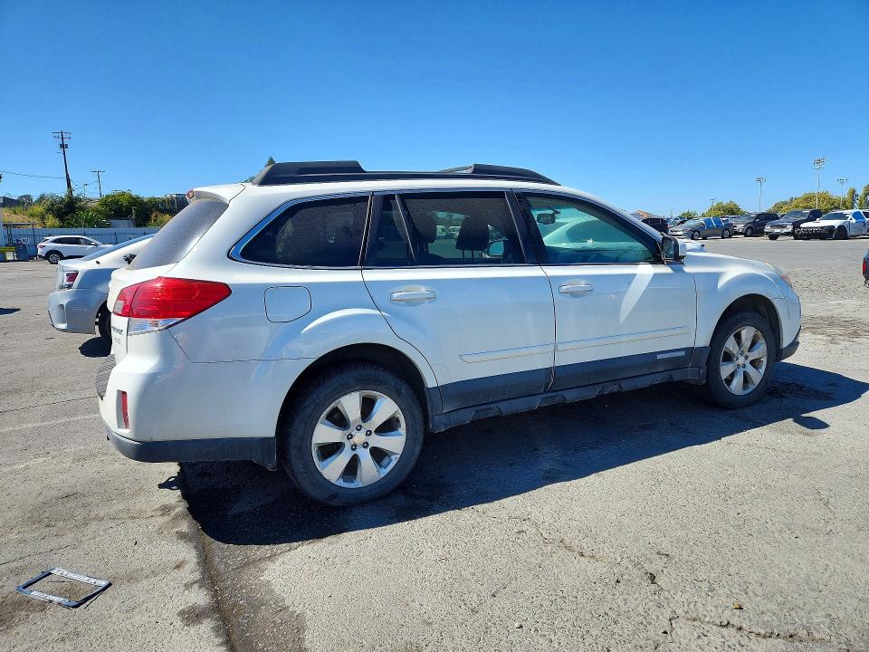 62904886 :رقم المزاد ، 4S4BRBCC0C3209513 vin ، 2012 Subaru Outback مزاد بيع