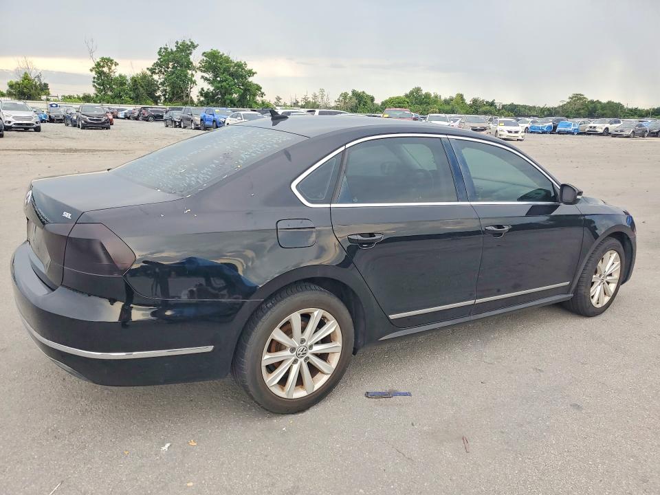 61722686 :رقم المزاد ، 1VWCH7A37DC023803 vin ، 2013 Volkswagen Passat مزاد بيع