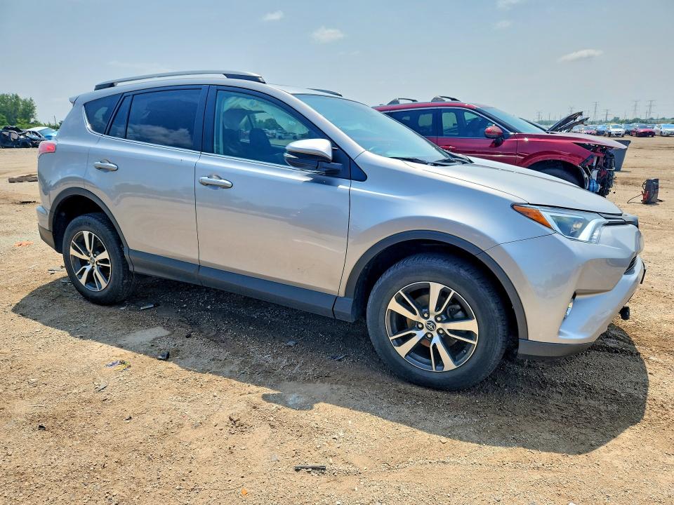 Aukcja sprzedaży 2018 Toyota Rav4, vin: 2T3RFREV2JW704955, numer aukcji: 62671826