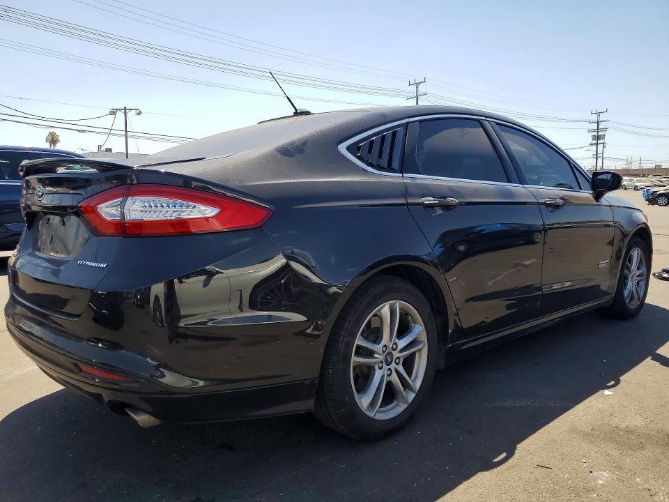 61706546 :رقم المزاد ، 3FA6P0SU0FR281429 vin ، 2015 Ford Fusion مزاد بيع