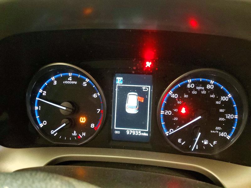 Продажа на аукционе авто 2017 Toyota Rav4, vin: JTMWFREV0HJ105483, номер лота: 61975956