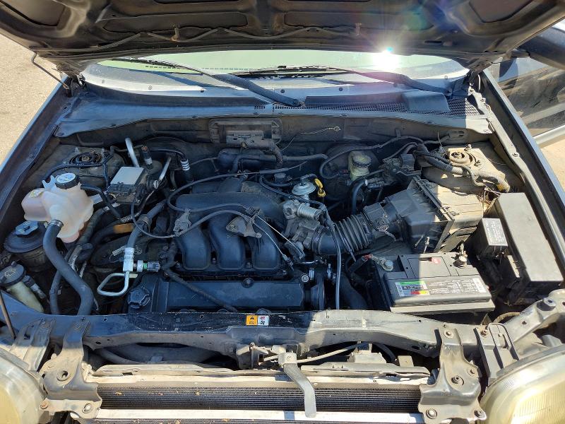 60639826 :رقم المزاد ، 1FMCU04181KB93231 vin ، 2001 Ford Escape مزاد بيع