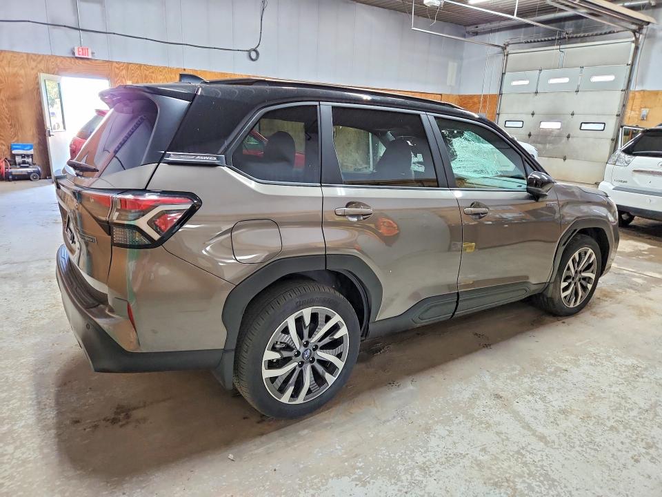 61068016 :رقم المزاد ، JF2SLSTD3SH427804 vin ، 2025 Subaru Forester مزاد بيع