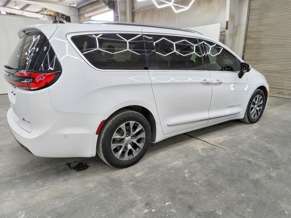 2023 Chrysler Pacifica მანქანა იყიდება აუქციონზე, vin: 2C4RC1N73PR542493, აუქციონის ნომერი: 61810756