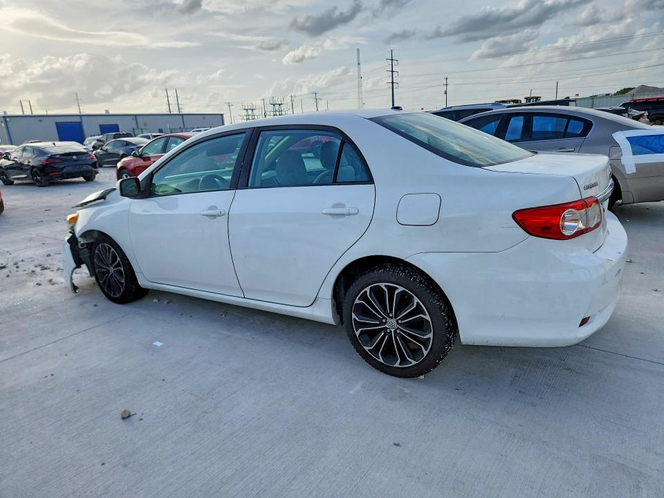 61780476 :رقم المزاد ، 2T1BU4EE0BC736549 vin ، 2011 Toyota Corolla مزاد بيع