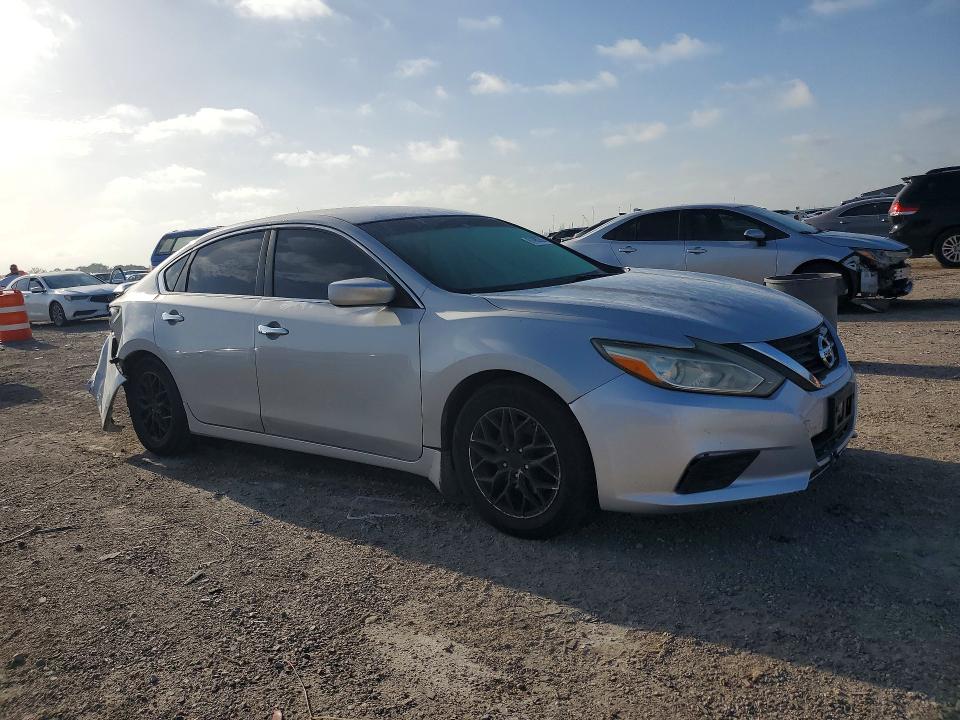 2017 Nissan Altima მანქანა იყიდება აუქციონზე, vin: 1N4AL3AP9HN341216, აუქციონის ნომერი: 61490356