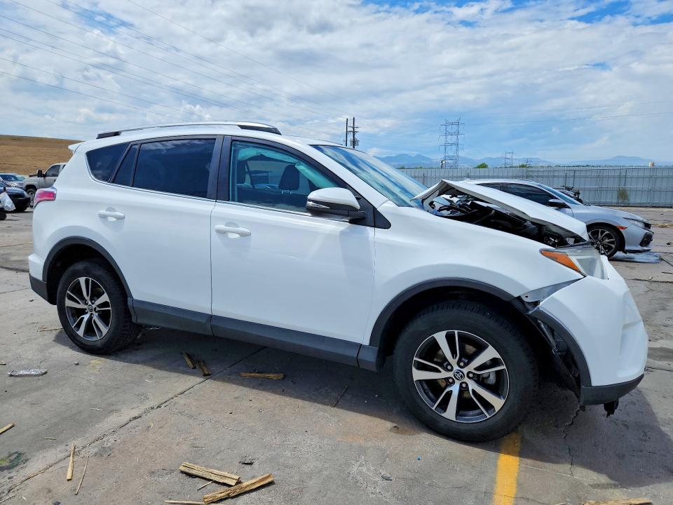 Продаж на аукціоні авто 2017 Toyota Rav4, vin: 2T3RFREV4HW627919, номер лоту: 62108616