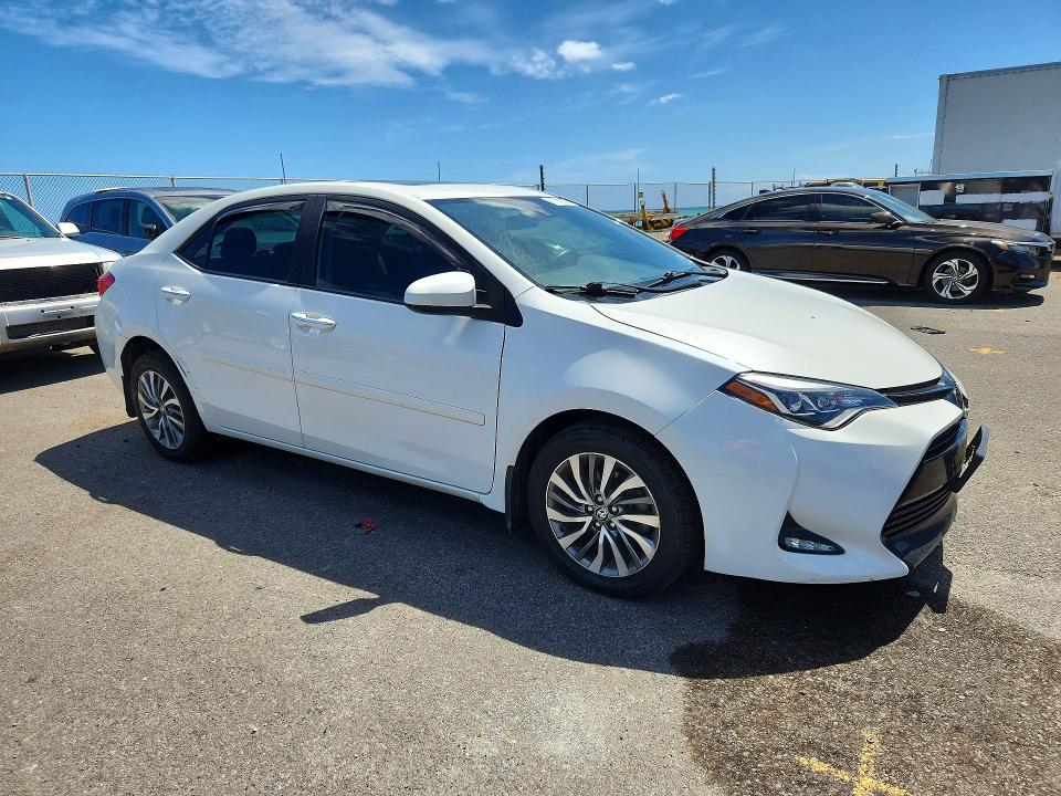 2018 Toyota Corolla მანქანა იყიდება აუქციონზე, vin: 5YFBURHEXJP823043, აუქციონის ნომერი: 61008286
