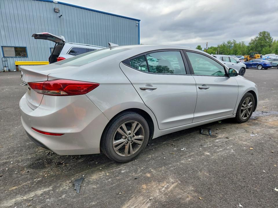 2017 Hyundai Elantra მანქანა იყიდება აუქციონზე, vin: 5NPD84LF2HH180288, აუქციონის ნომერი: 59859126