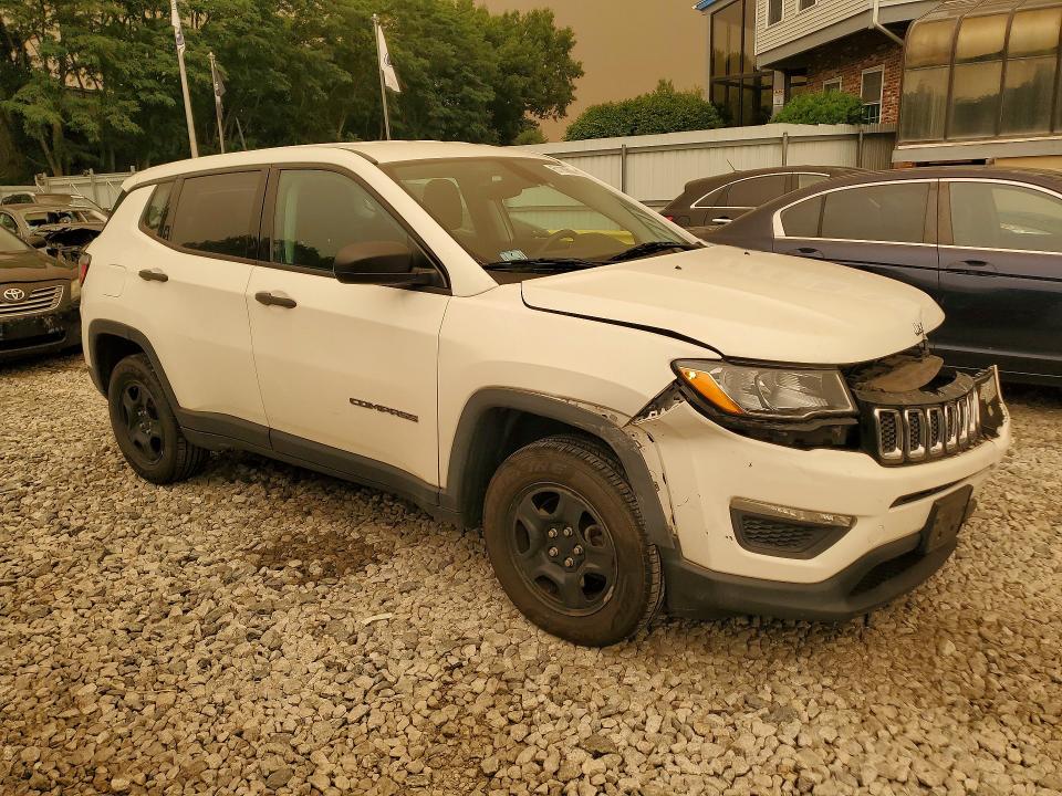 61189656 :رقم المزاد ، 3C4NJDAB1HT667006 vin ، 2017 Jeep Compass مزاد بيع