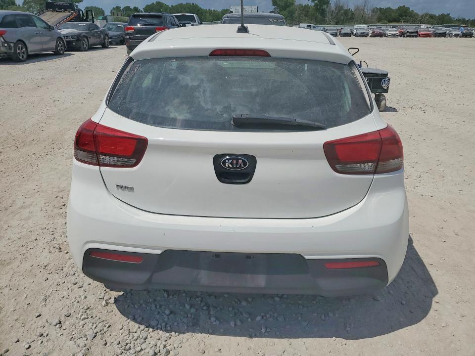 59713806 :رقم المزاد ، 3KPA25AB4JE066863 vin ، 2018 Kia Rio 5-door مزاد بيع